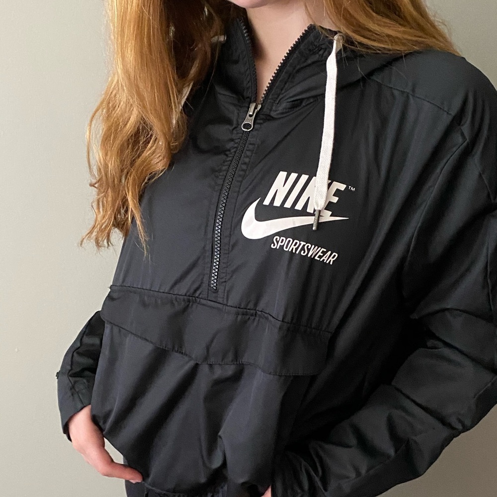 nike windbreaker